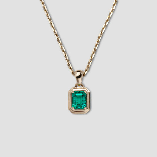 Gold Anelli Necklace Emerald Pendant