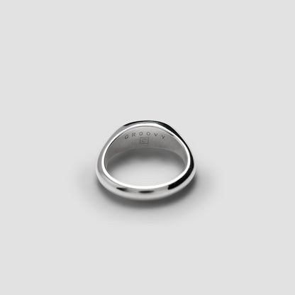 Callisto × GROOVY Sliver Signet Ring “Fine”